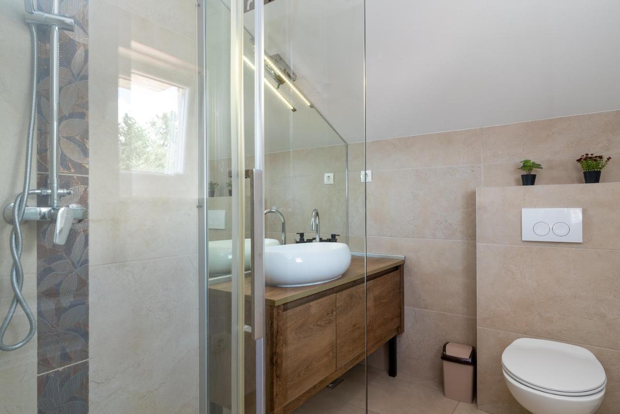 Apartments Dobrila Kaštel Novi Eksteriør bilde