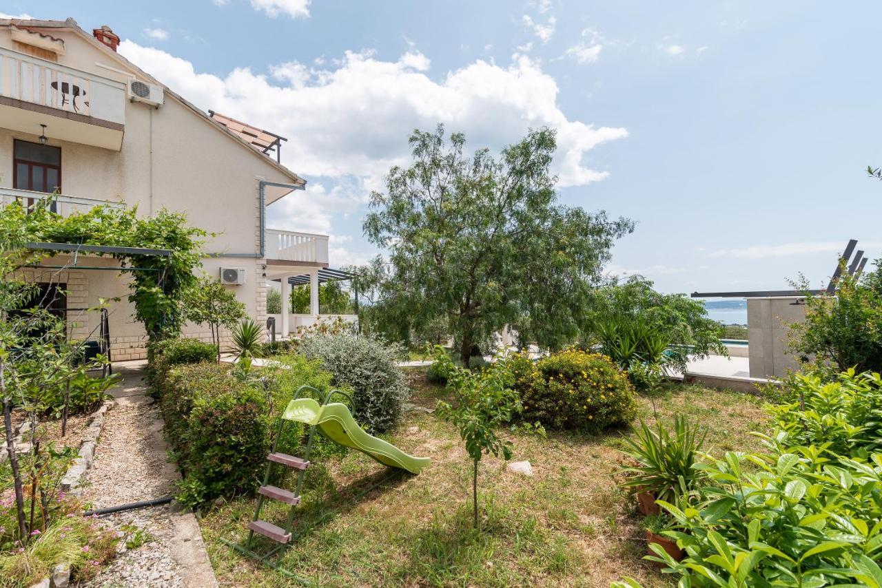 Apartments Dobrila Kaštel Novi Eksteriør bilde