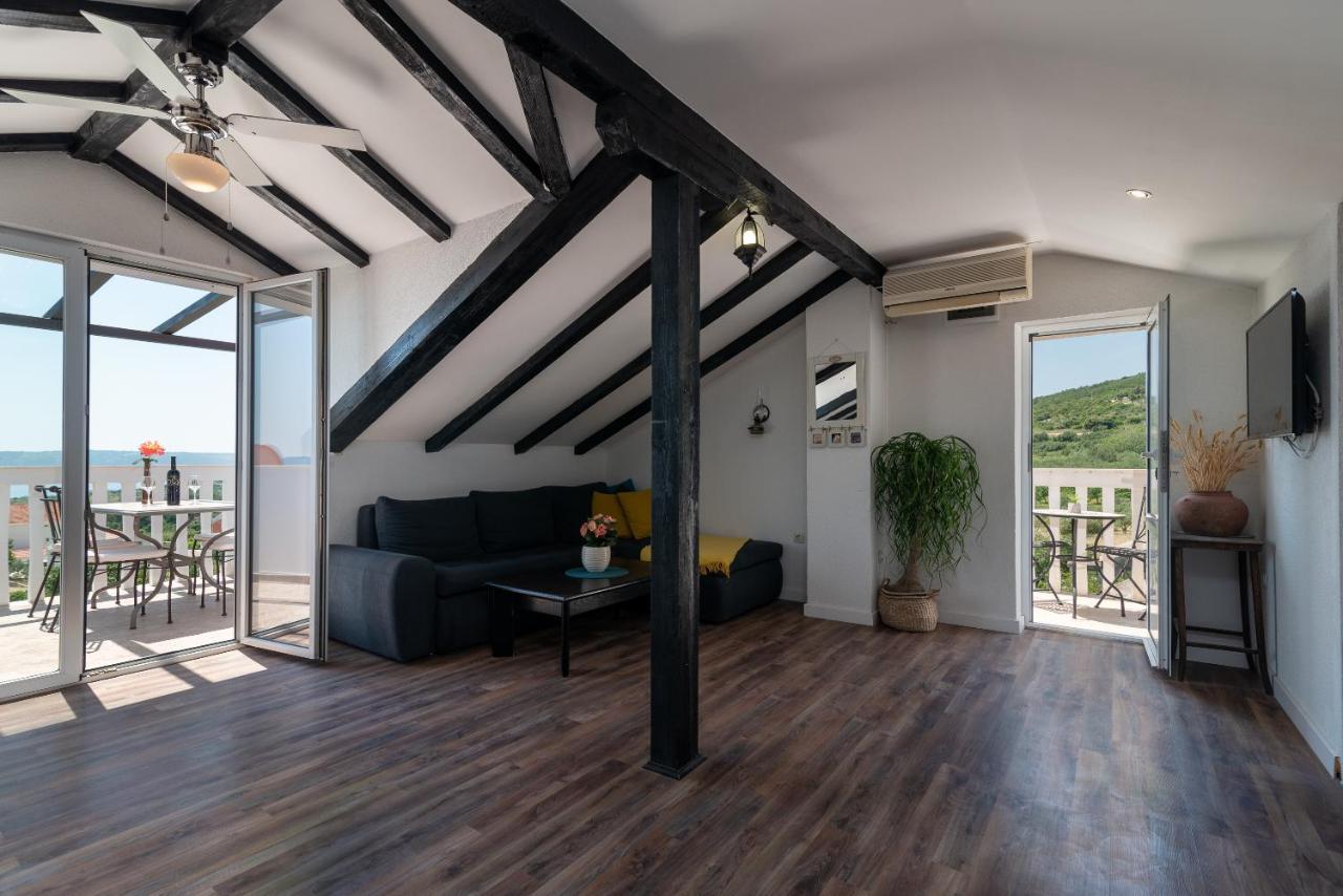Apartments Dobrila Kaštel Novi Eksteriør bilde