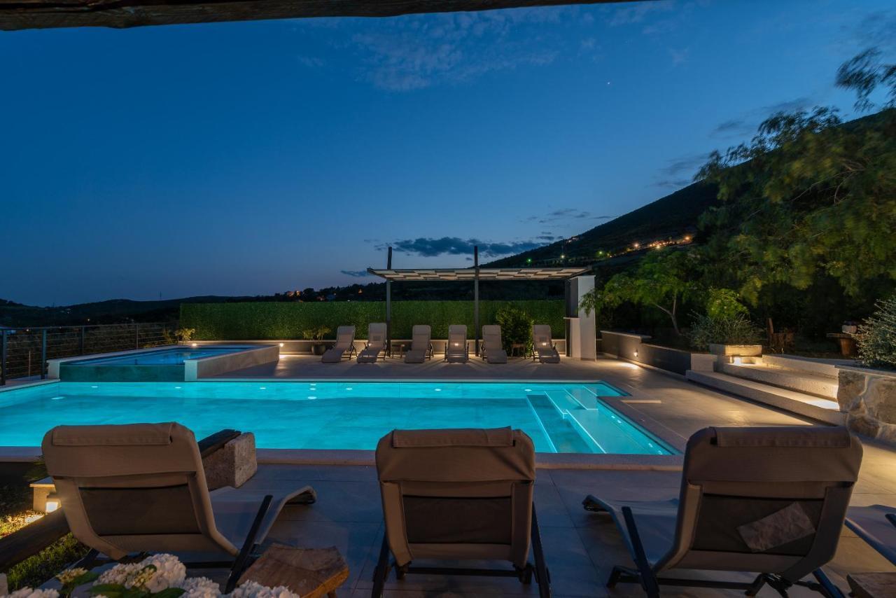 Apartments Dobrila Kaštel Novi Eksteriør bilde